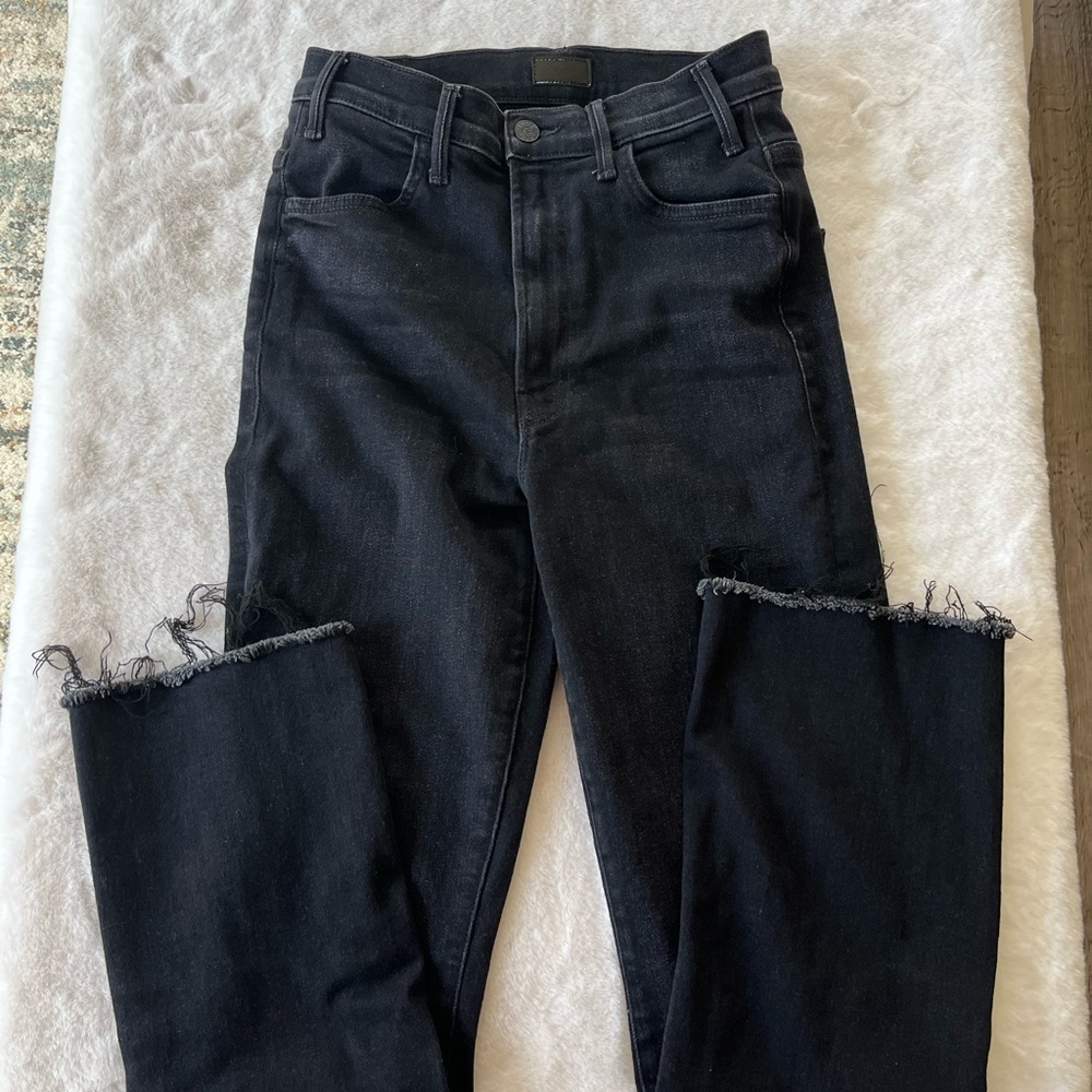 EUC Women’s Flare MOTHER Size 27 The Hustler Black Ankle Cropped Jeans